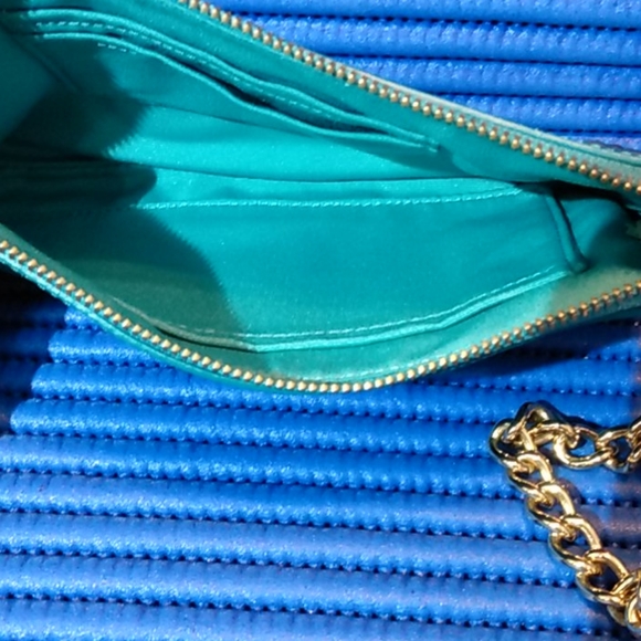 Coach - Picture 4 of 6